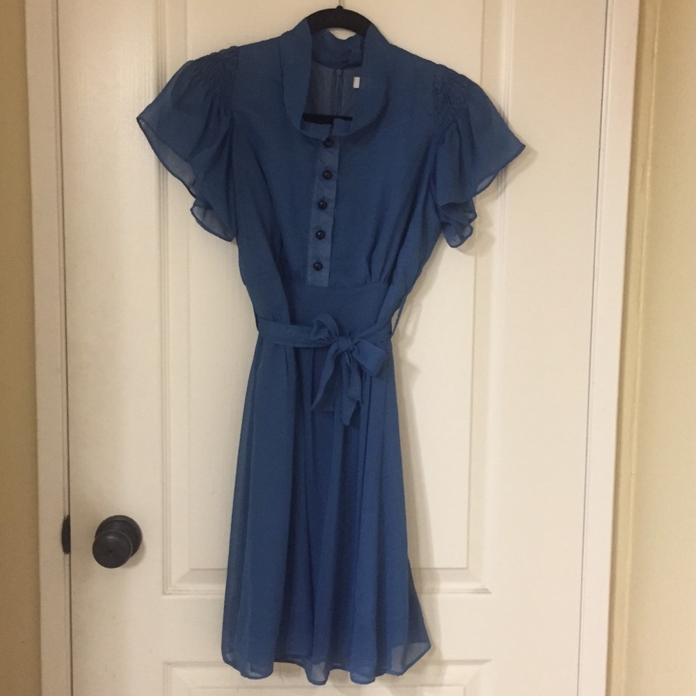 Feminine ‘40’s style day dress